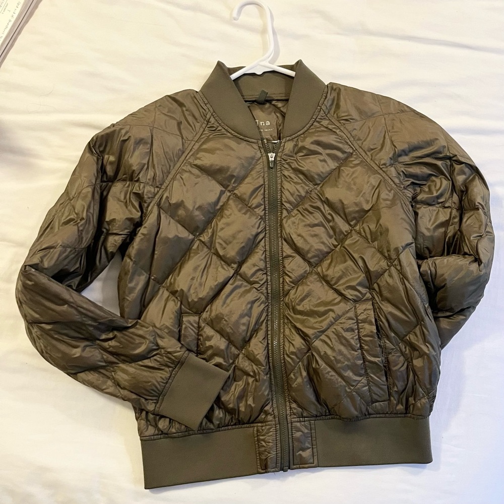 Tna aritzia bomber cahana puffer jacket